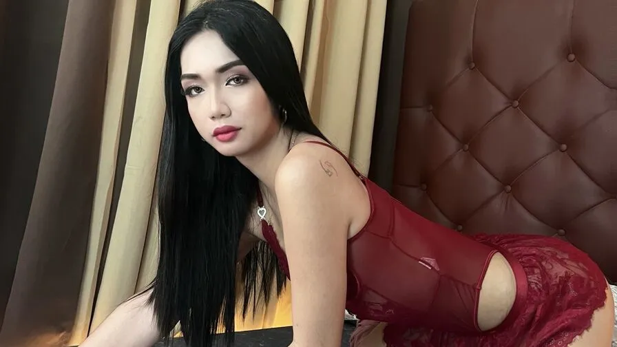 Chat with AliciaBalenciaga