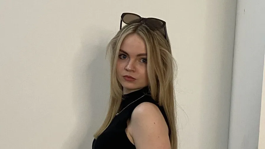 Chat with AlysiaCurra