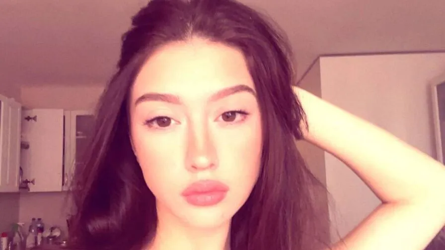 Chat with HermilaKegerries