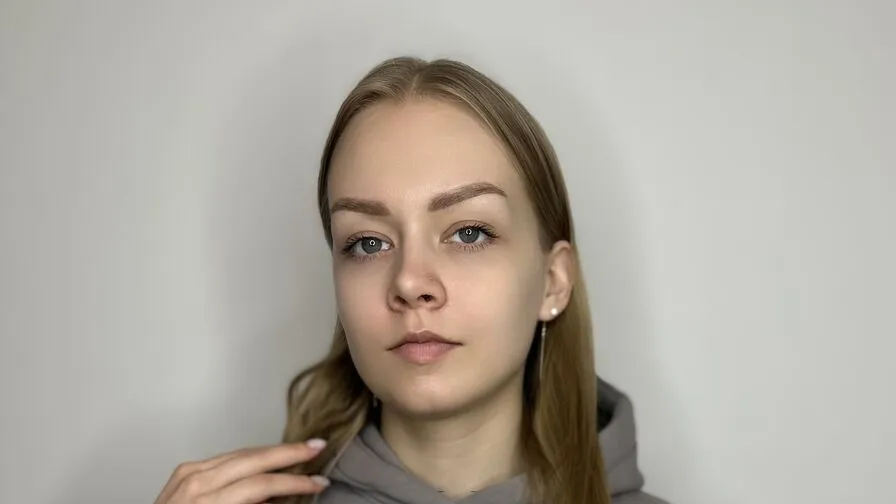 Chat with CorneliaYanity