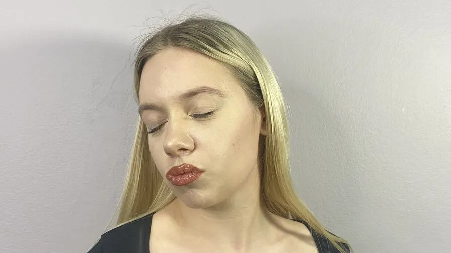 Chat with AlicaCafarella
