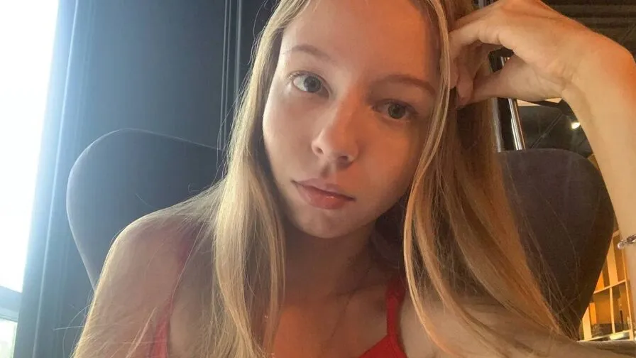 Chat with AdenaMcfalls