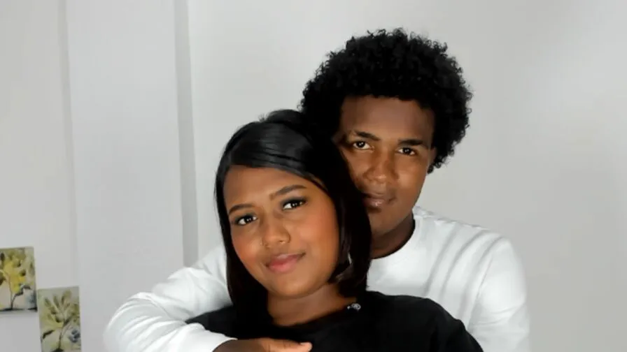 Chat with EmilyAndJean