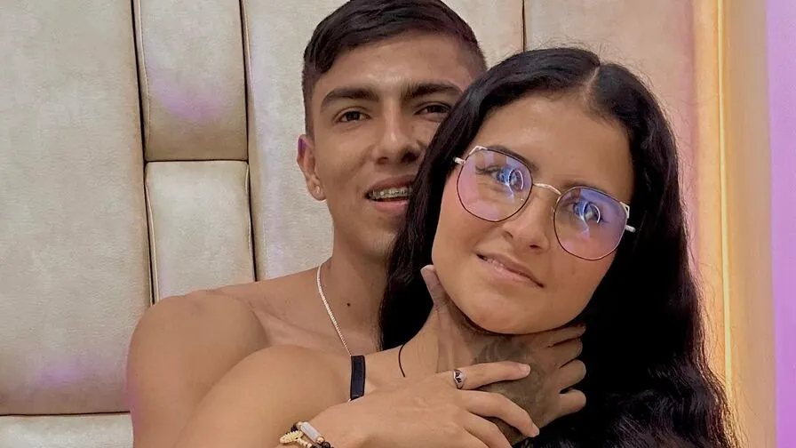 Chat with DanteAndFernanda