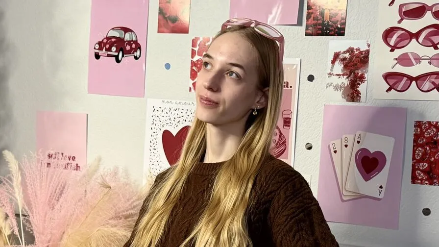 Chat with AlyssaRingbloom