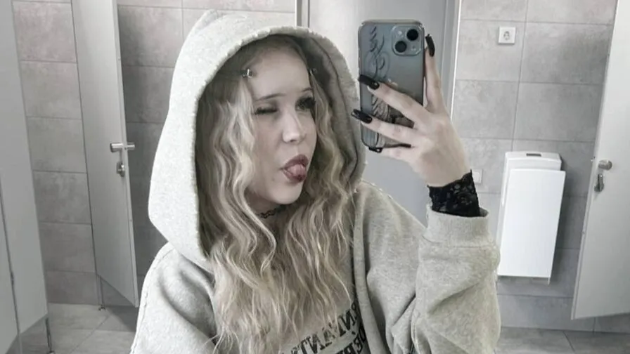 Chat with AlicaUwu