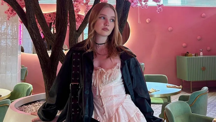 Chat with CandiFerretti