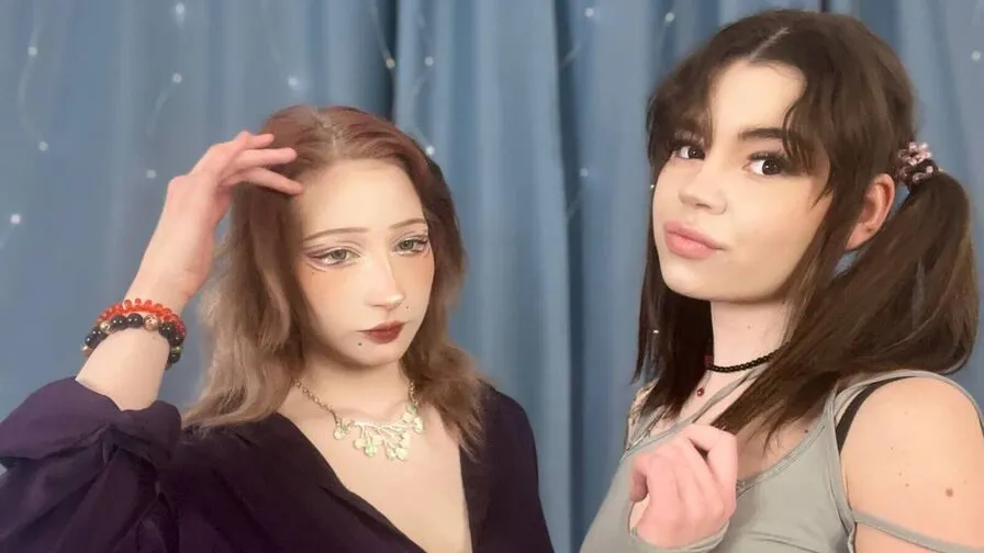 Chat with LeonilaAndDahlia