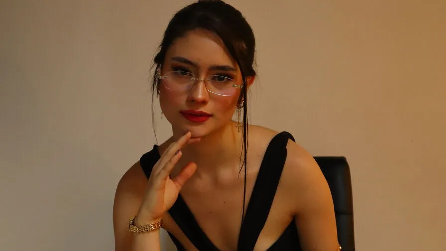 Chat with ChloeVelasco