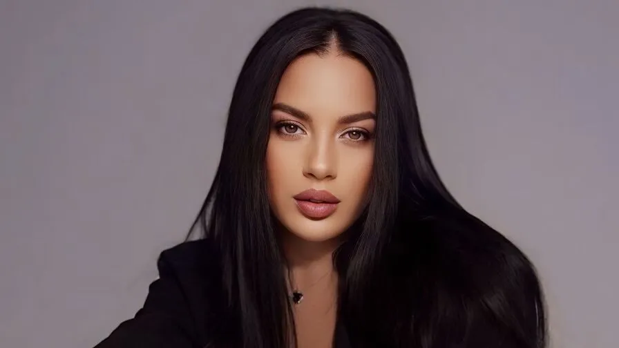 Chat with AmiraSunshine