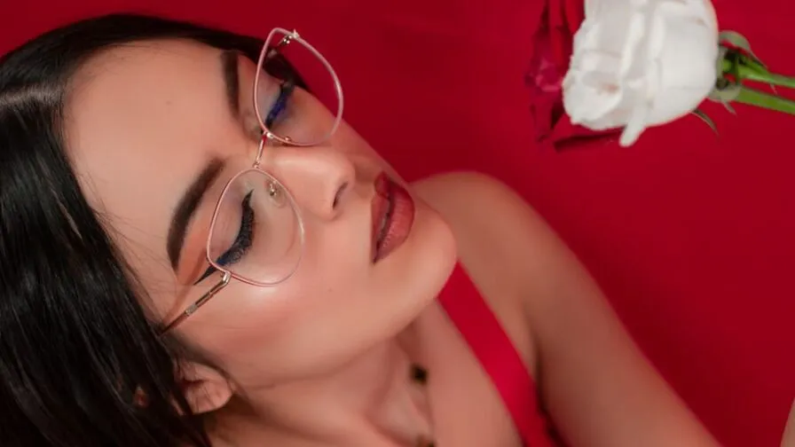 Chat with IsabellPierce