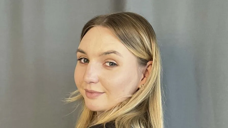 Chat with FloraBrenden