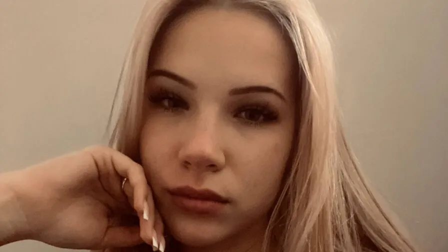 Chat with EleonoraTutuska