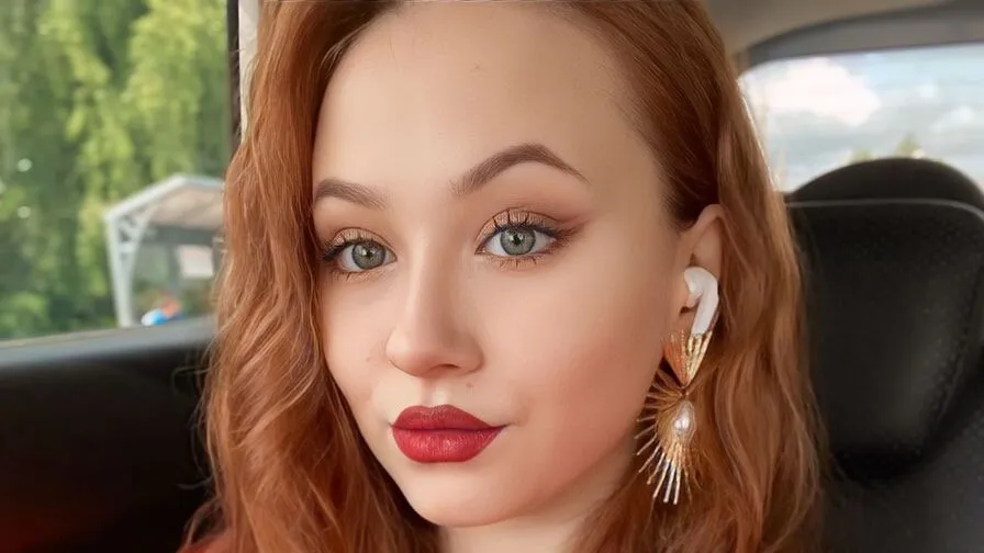 Chat with LatiaEld