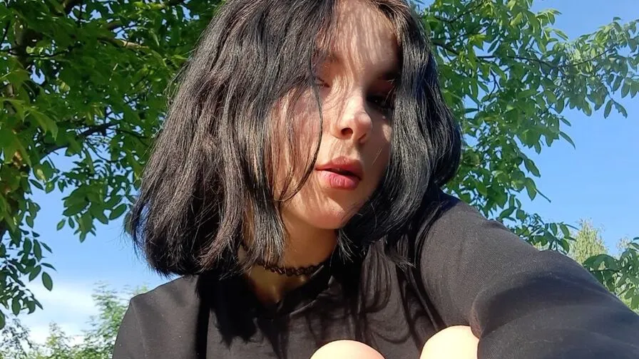 Chat with CorineLamery