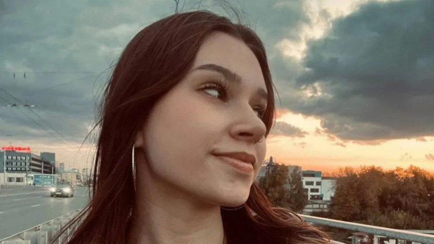 Chat with VeliaMarotti
