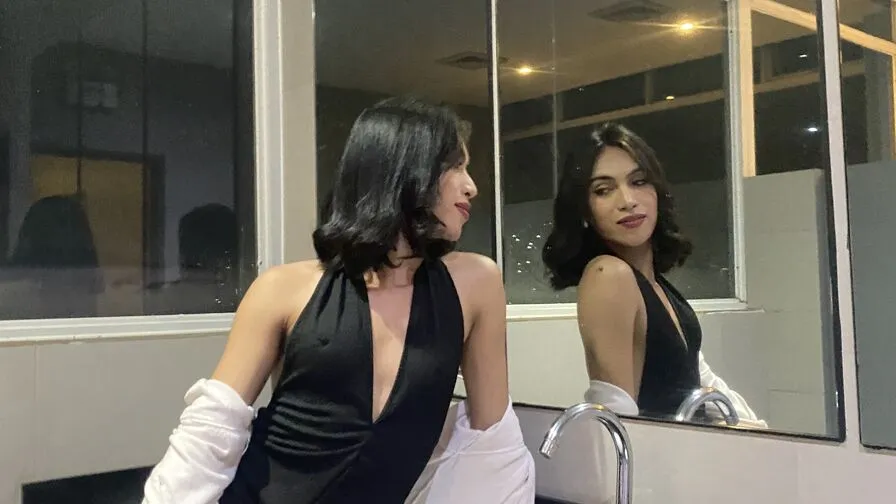 Chat with ElisseMedina