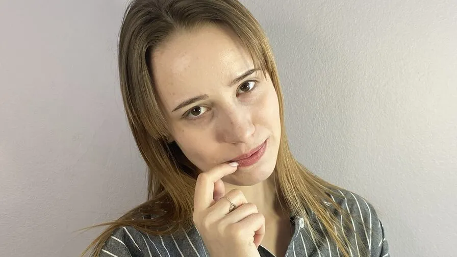 Chat with JullieHopper
