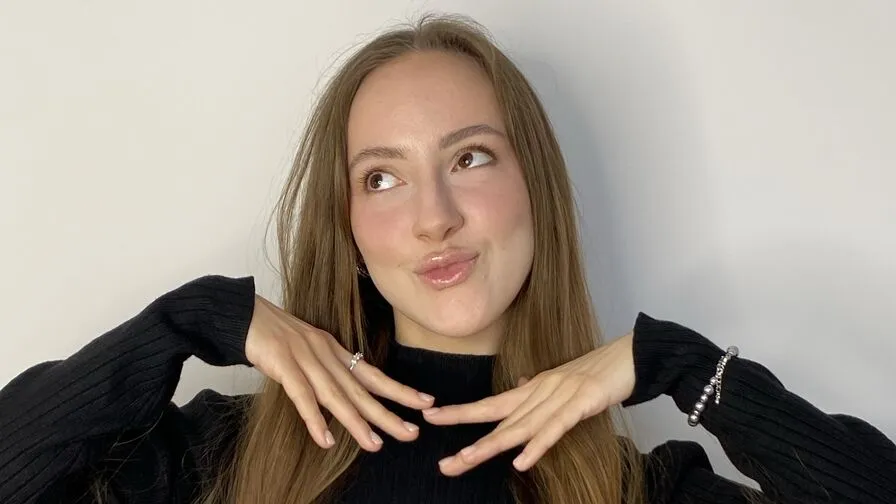 Chat with MertieStaheli