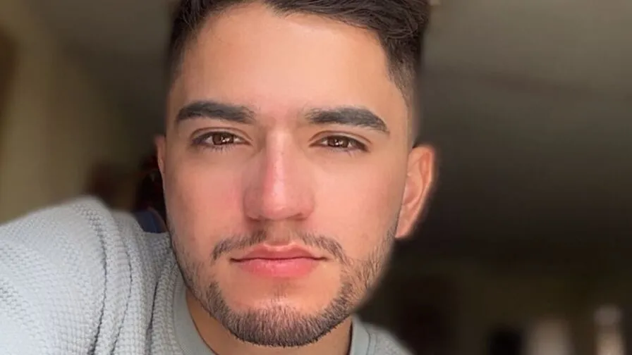 Chat with AndruCastillo