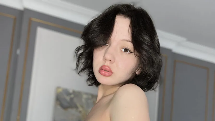 Chat with EvelinWood