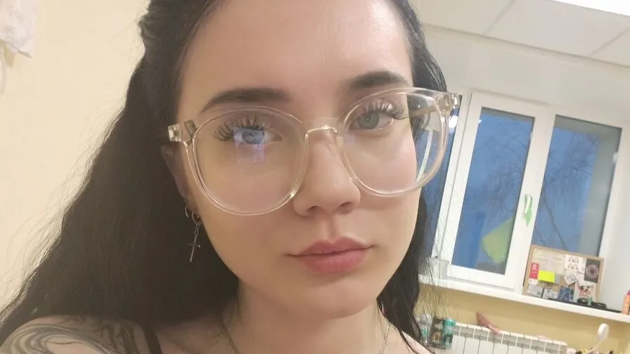 Chat with DorothaEhresman