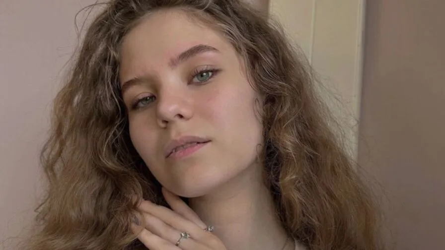 Chat with MatildeKromka