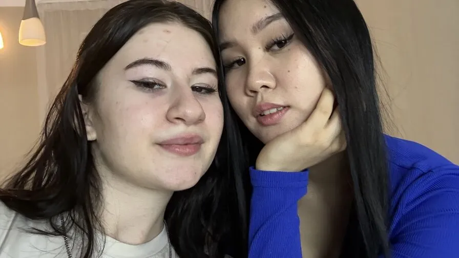 Chat with MaymeAndSusanna