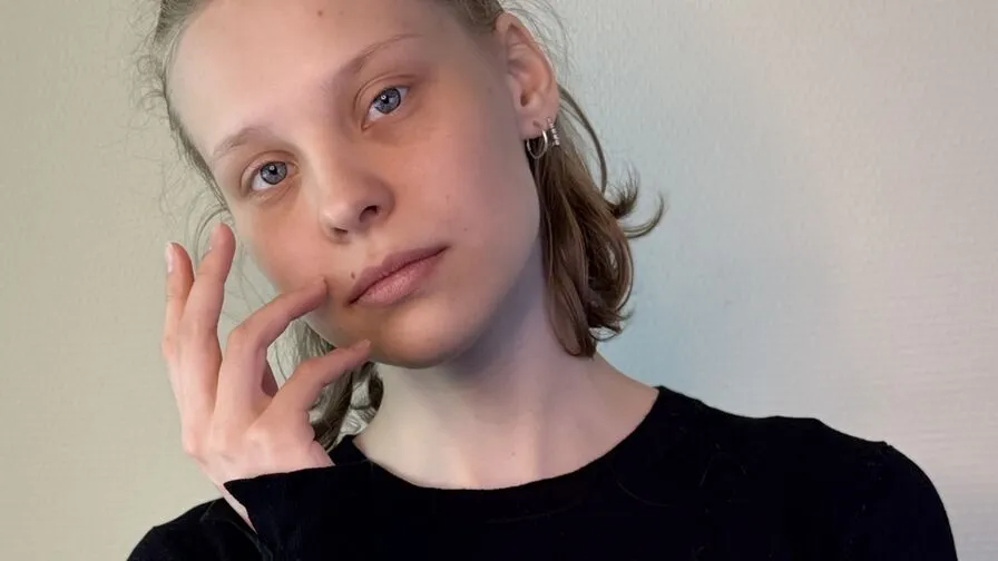 Chat with DenniseChrystal