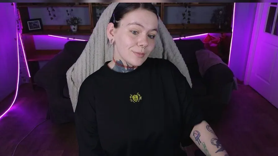 Chat with AnnieLeonelie