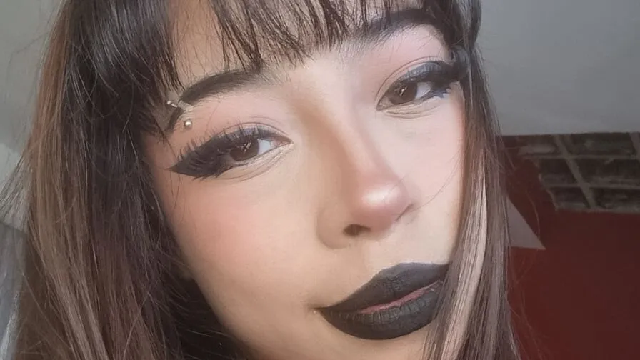 Chat with LunaDeker