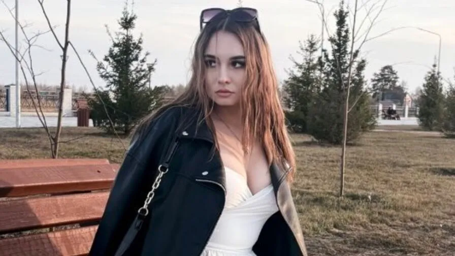 Chat with NeliaCorton