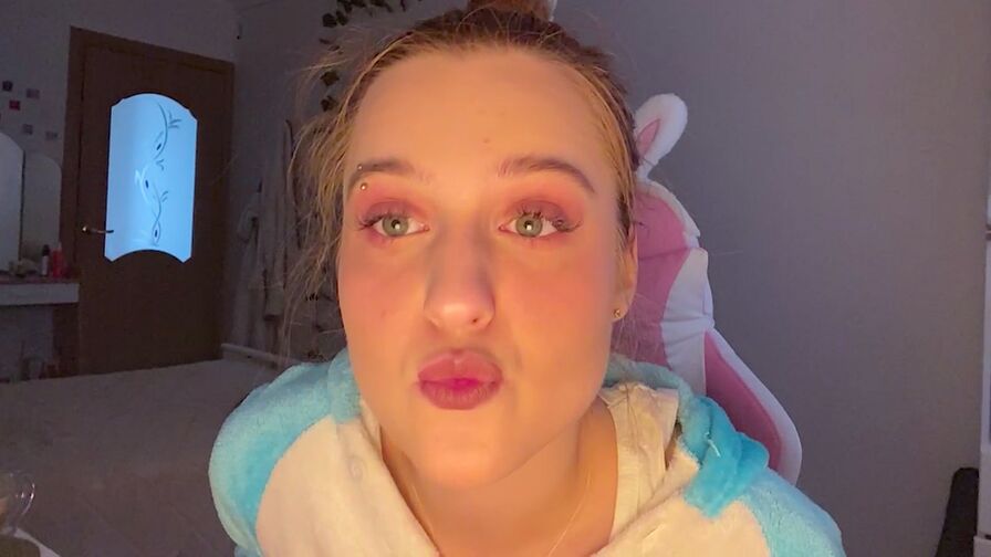 Chat with AkilahPopoca