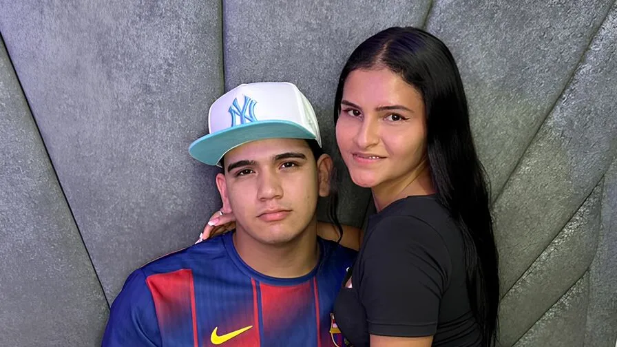 Chat with MaferAndSamuel