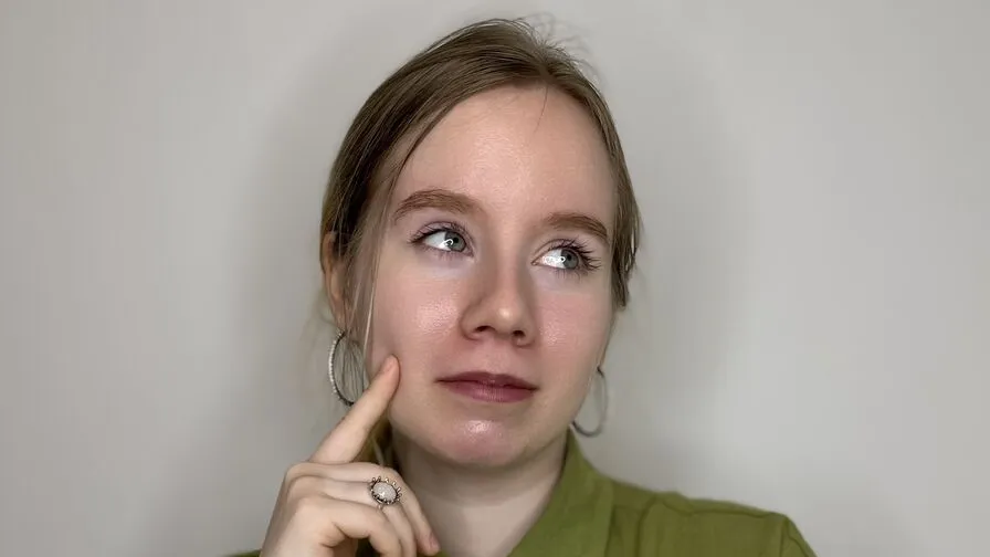 Chat with PiaBlumstein