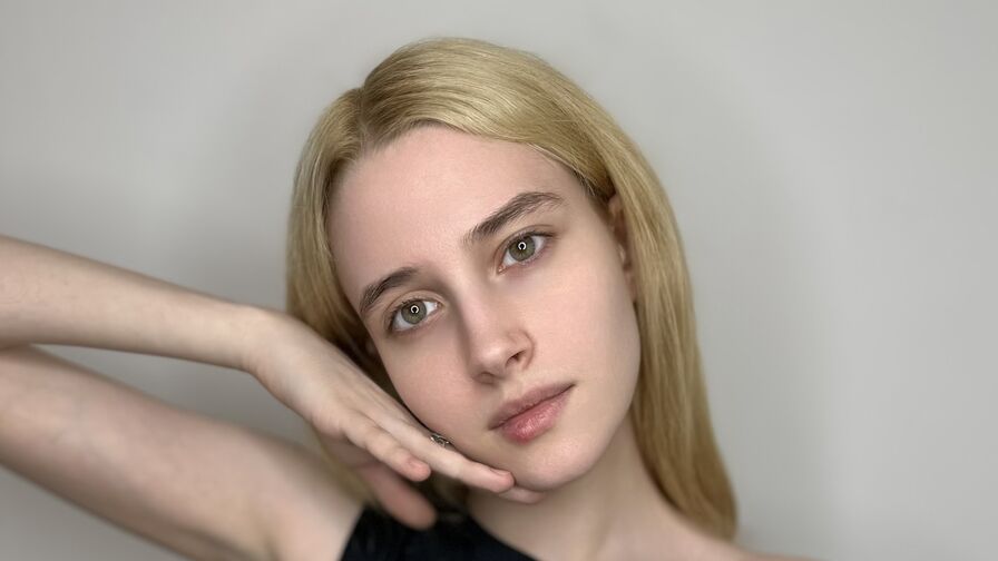 Chat with EmmaHurriet