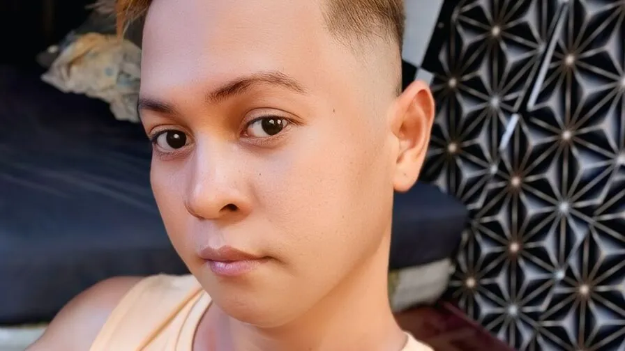 Chat with AlexanderAdjeli