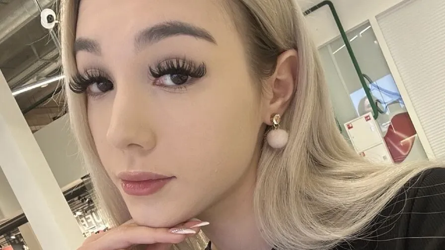 Chat with MollieClasby