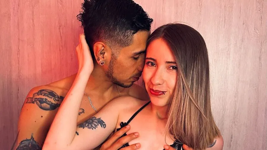 Chat with NadiaAndDimitri