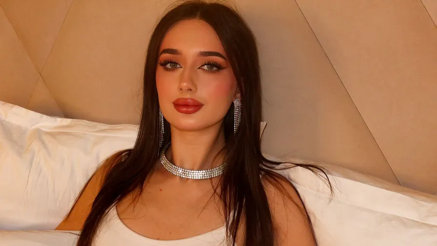 Chat with AmeliaUmber