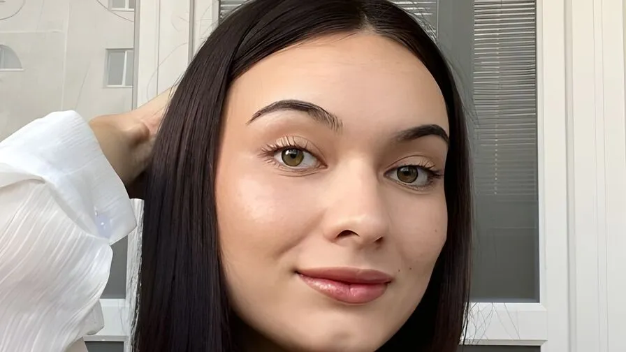 Chat with LinaVelvet