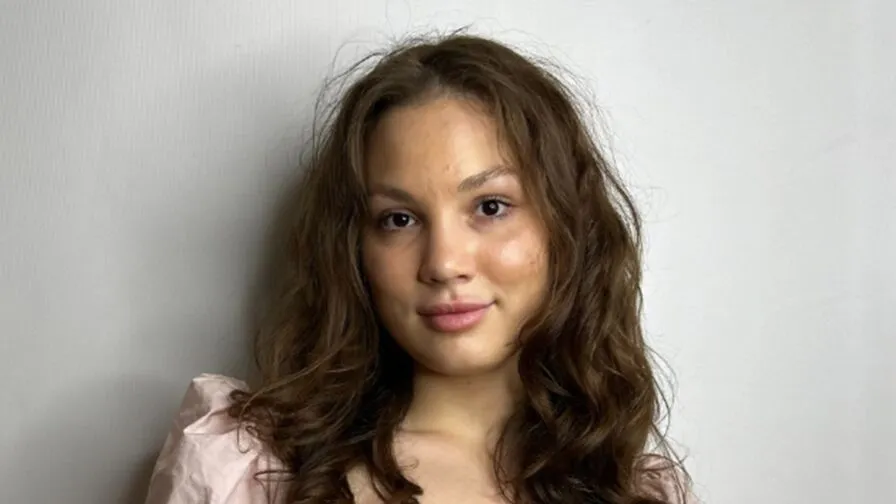 Chat with RegenaCrichlow