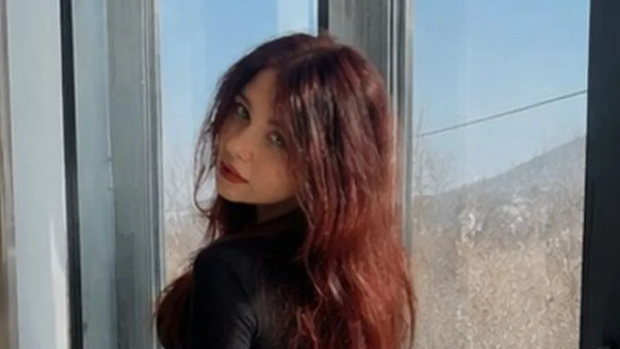 Chat with VioletteIguina
