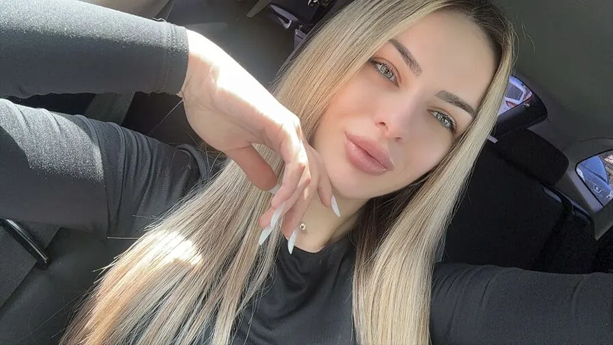 Chat with EmyiliaBliss