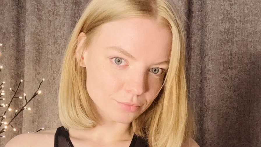 Chat with MoiraBaumgartel