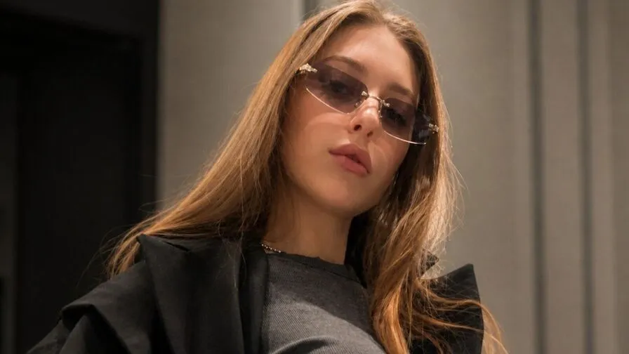 Chat with RosamondLaich