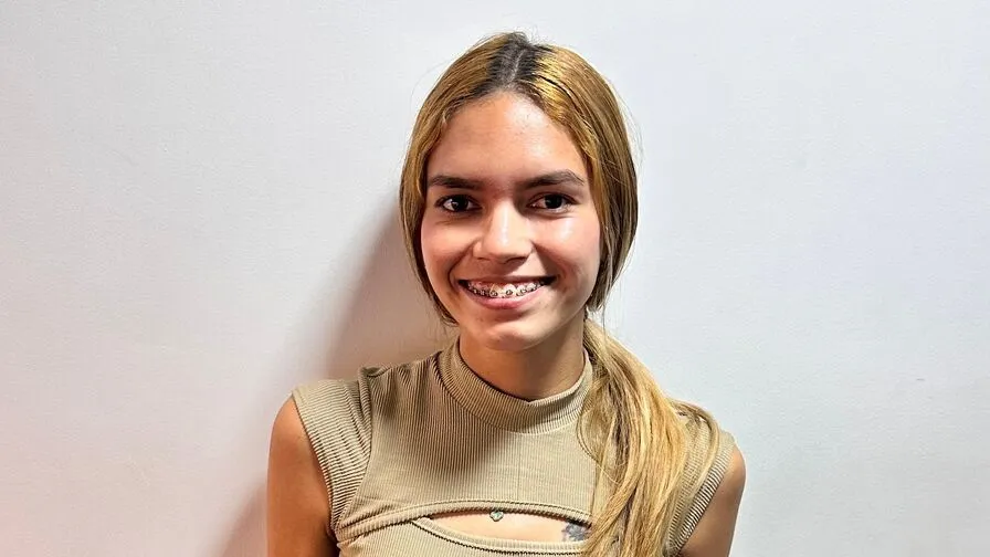 Chat with KassandraMonroe