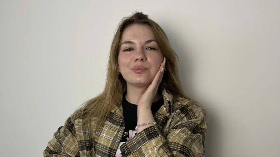 Chat with CherlyMarkes