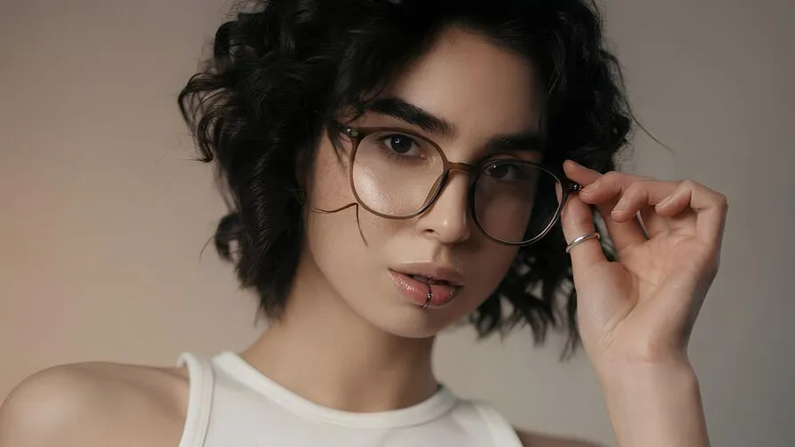 Chat with LillianKnight