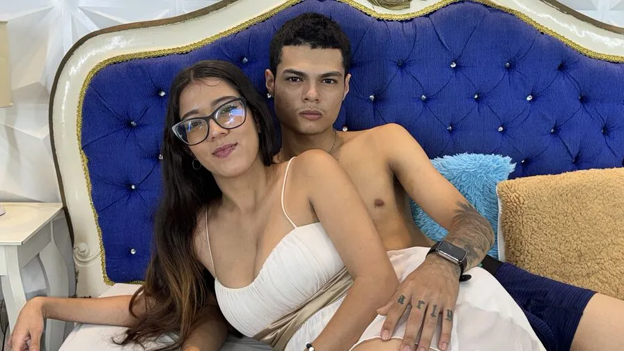 Chat with ValentinaAndJoe